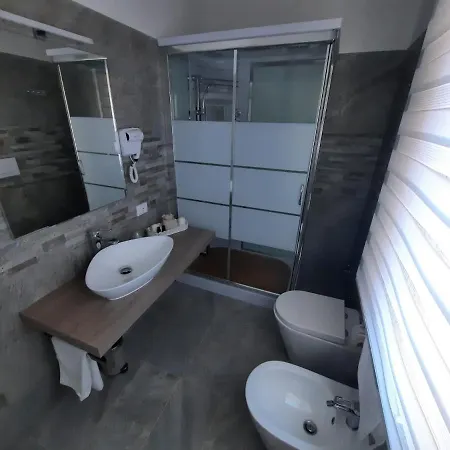 Πανσιόν Tra Cielo E Mare 4*